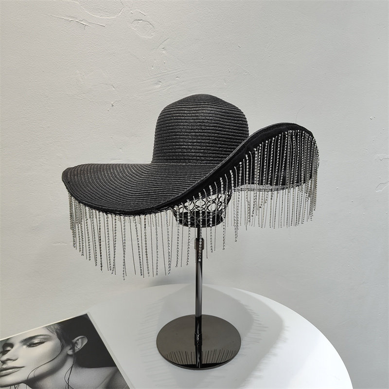 Women Fashion Photoshoot - Sombrero de paja de ala ancha