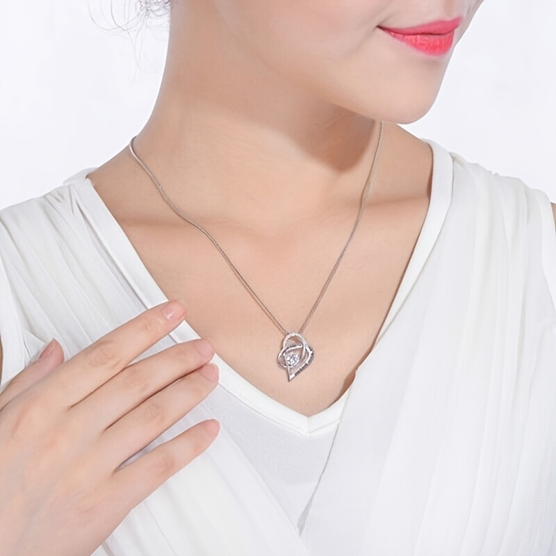 Un elegante collar con colgant - Women Fashion Over The Years reseña y precio