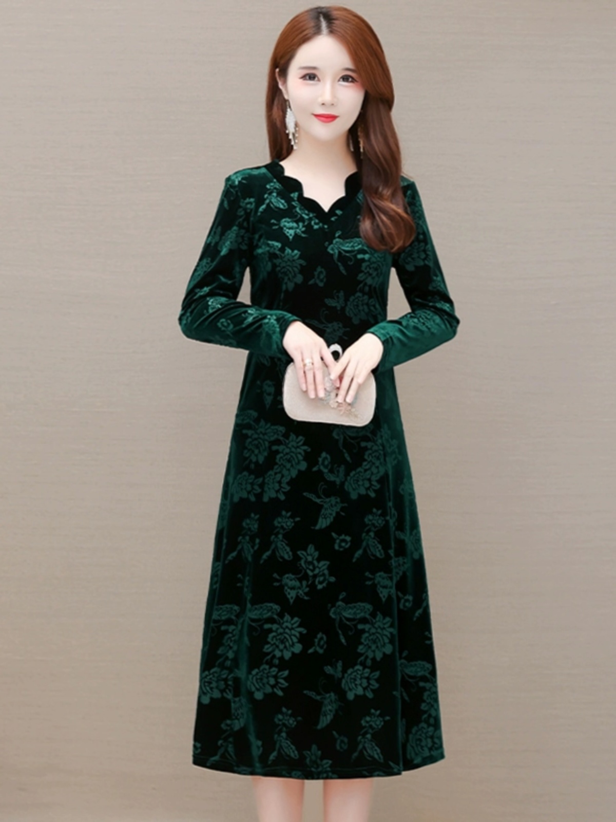 Elegante Vestido de Terciopelo - Women Fashion Over The Years reseña y precio
