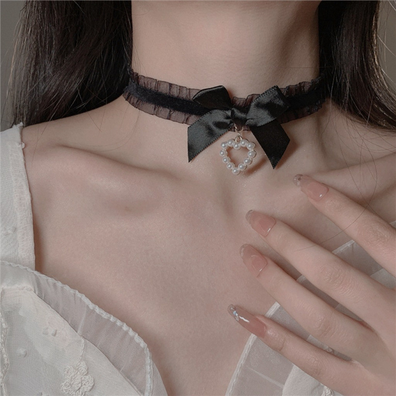 Collar de Encaje con Perlas Lo - Women Fashion Photoshoot reseña y precio
